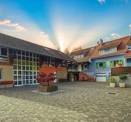 6 People L'ecurie * Osenbach